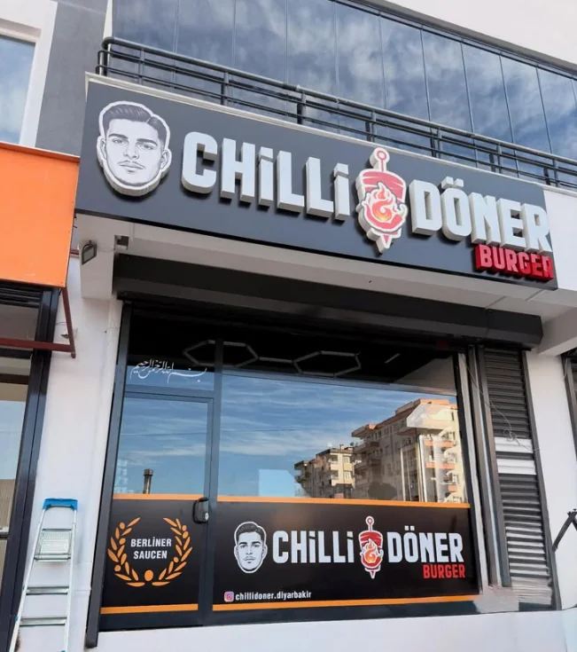 Chilli Döner Burger cephe tabela uygulaması